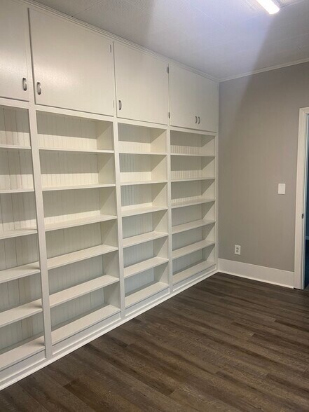 More Photos Of 225 E Liberty St, Medina Office For Lease