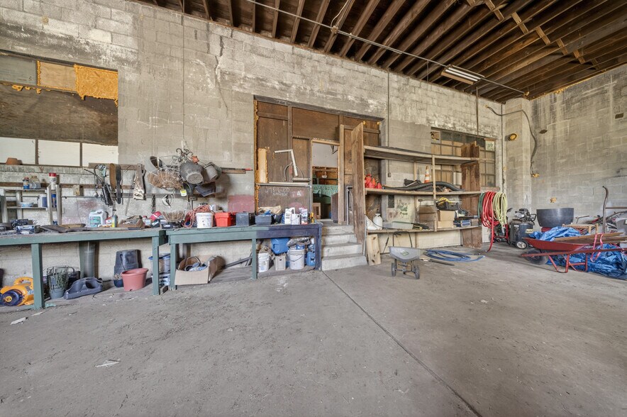 More Photos Of 2561 S DuPont Blvd, Smyrna Freestanding For Sale