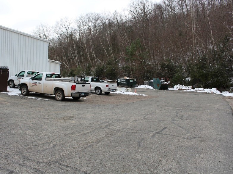 More Photos Of 427 Goshen Rd, Torrington Flex For Sale