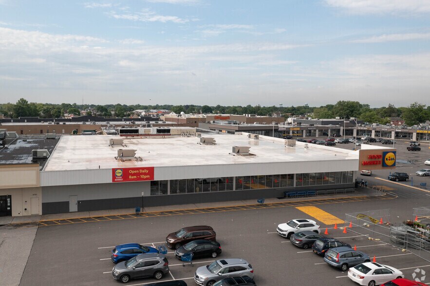 More Photos Of 2000 Hempstead Tpke, East Meadow Unknown For Lease