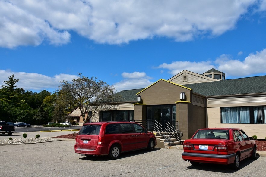 Primary Photo Of 39319 Plymouth Rd, Livonia Office For Lease