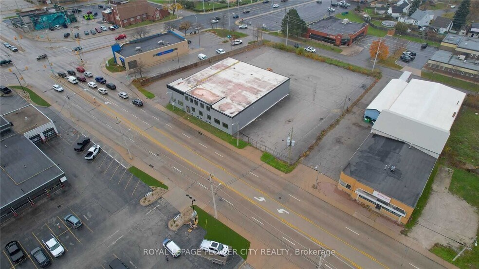 More Photos Of 1877 Walker Rd, Windsor Manufacturing For Lease