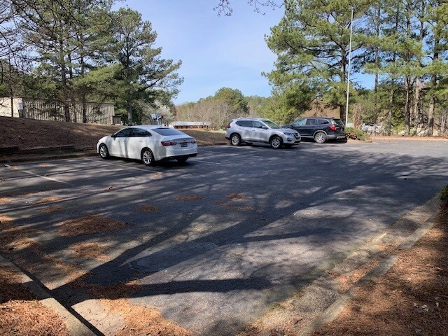 More Photos Of 8181 Industrial Pl, Alpharetta Light Distribution For Lease