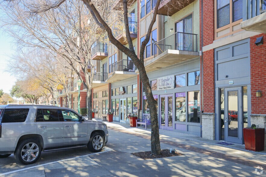 More Photos Of 251 Town Center Ln, Keller Apartments For Lease