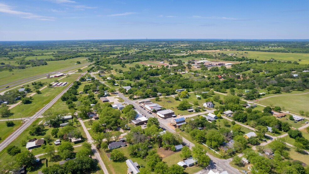 More Photos Of 622 Main st, Blanket Storefront Retail Office For Sale