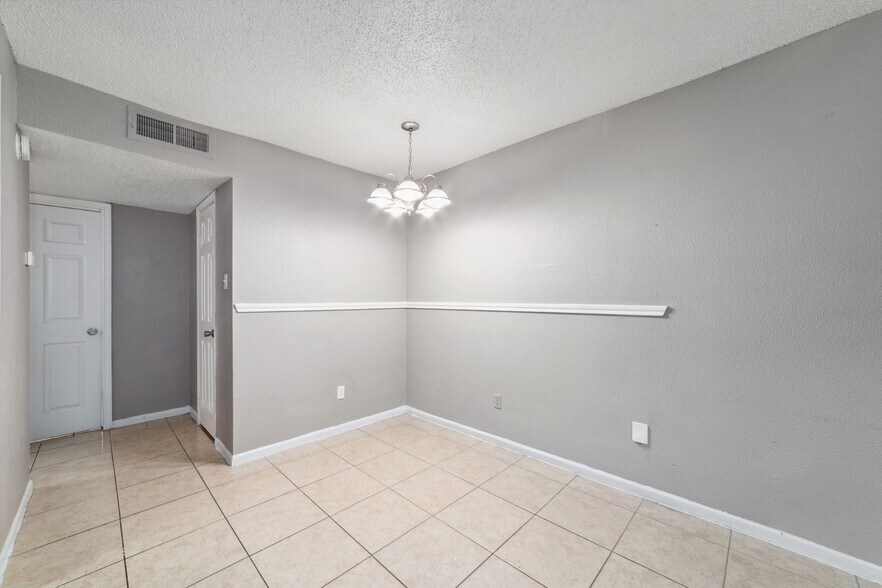 More Photos Of 8330 Carvel Ln, Houston Apartments For Sale