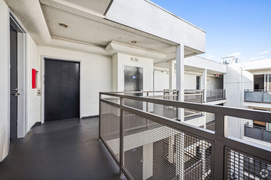 More Photos Of 401 S La Fayette Park Pl, Los Angeles Apartments For Sale