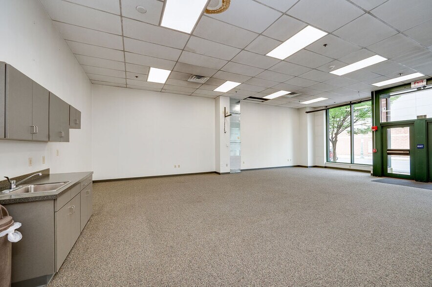 More Photos Of 722 Cherry St, Reading Storefront Retail Office For Lease