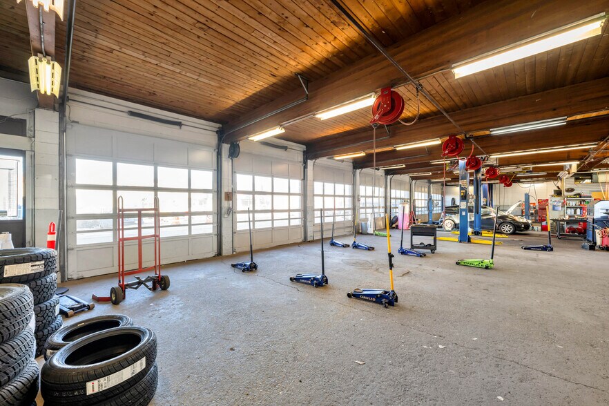 More Photos Of 20010 Industrial Av, Langley Warehouse For Sale