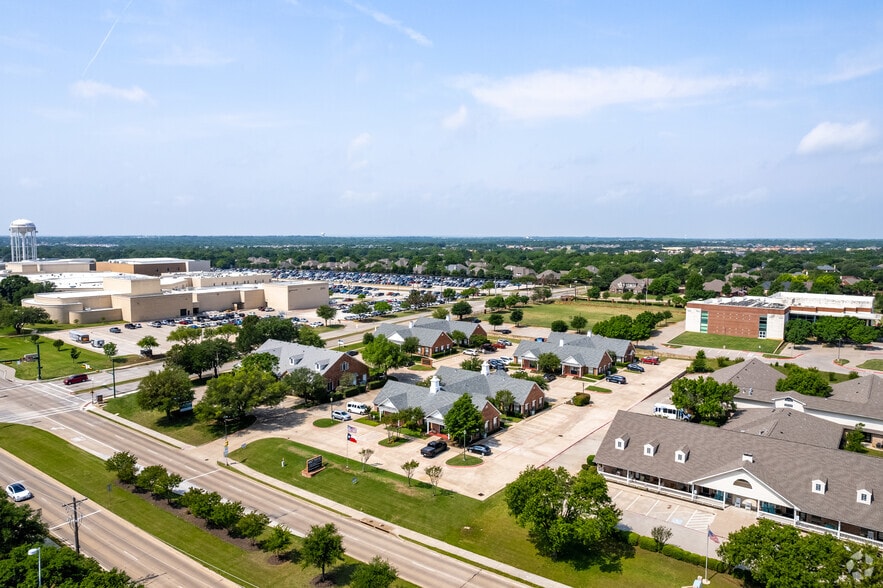 More Photos Of 6021 Morriss Rd, Flower Mound Unknown For Lease