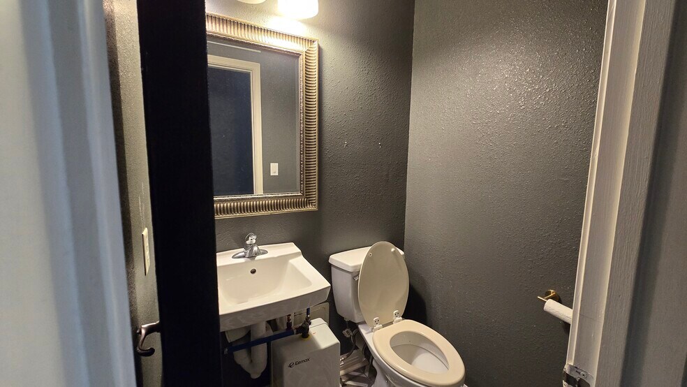 More Photos Of 12 S 4th St, Temple General Retail For Sale