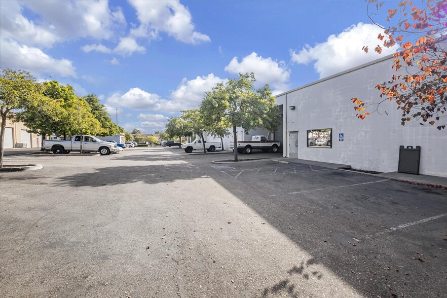 More Photos Of 3545 Soquel Dr, Soquel Auto Repair For Lease
