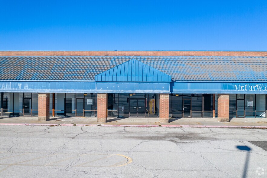 More Photos Of 13520 40 Hwy, Independence Storefront For Sale
