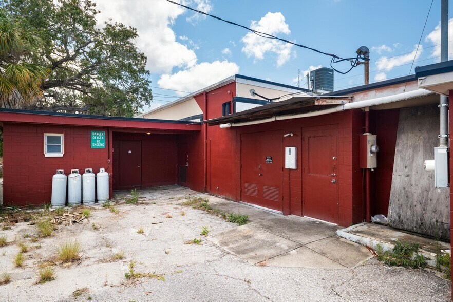 More Photos Of 325 E Lemon St, Tarpon Springs Warehouse For Sale