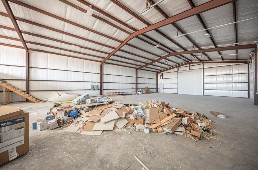 More Photos Of 14050 W Silver Fox Trl, Odessa Warehouse For Lease