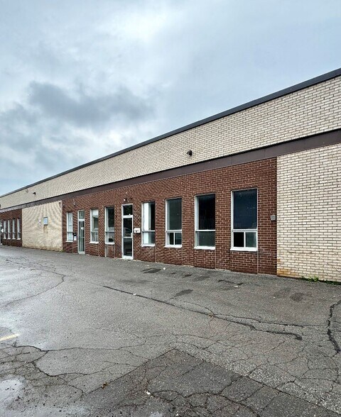More Photos Of 920 Caledonia Rd, Toronto Warehouse For Lease
