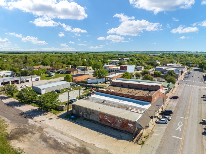 More Photos Of 140 W Main St, Itasca Restaurant For Lease