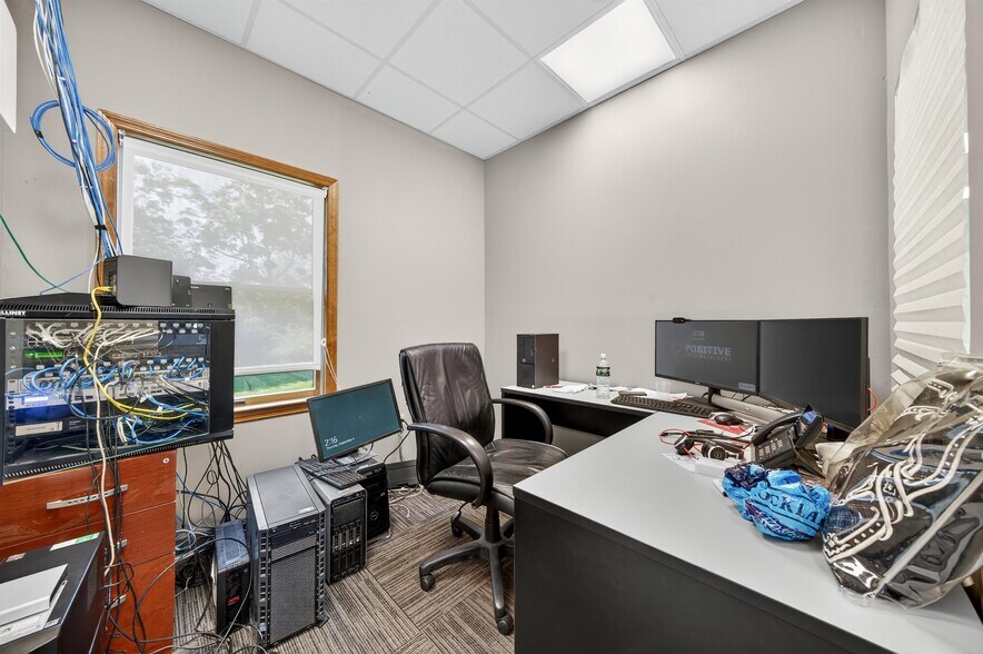 More Photos Of 11 Abrams Rd, Central Valley Office For Sale