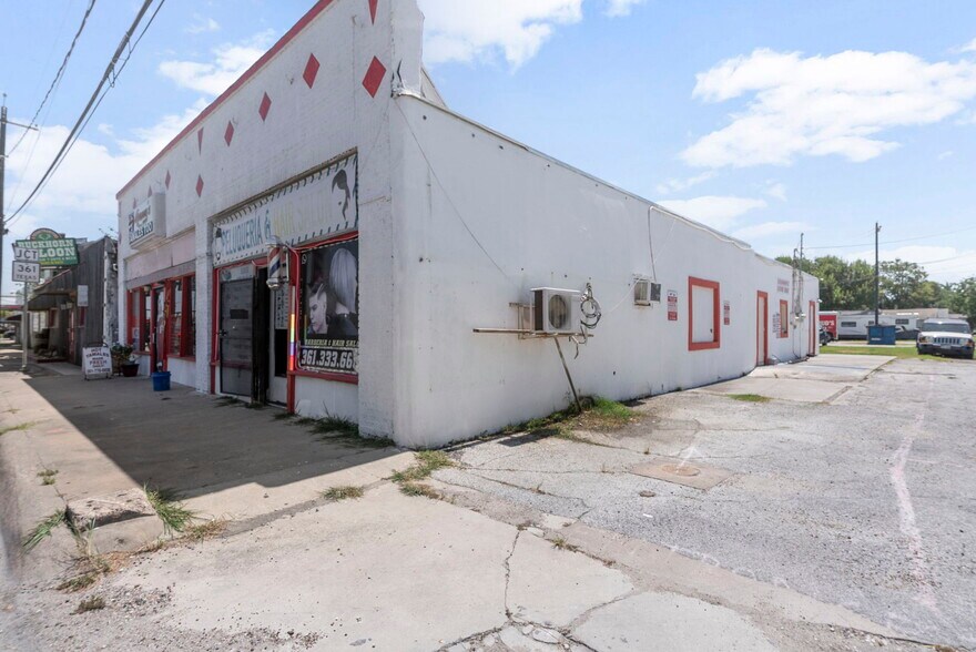 More Photos Of 2814 Main St, Ingleside Storefront For Sale