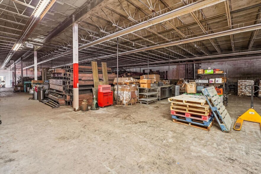 More Photos Of 113 Aileen Rd, Flint Hill Warehouse For Sale