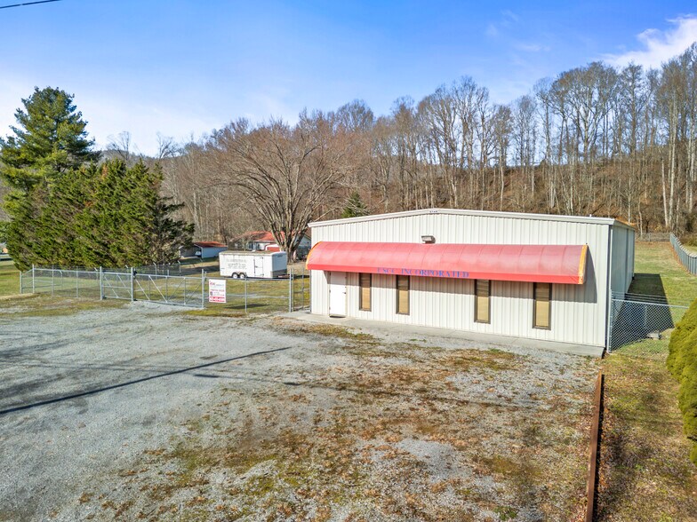 More Photos Of 2719 Highway 91, Elizabethton Showroom For Sale