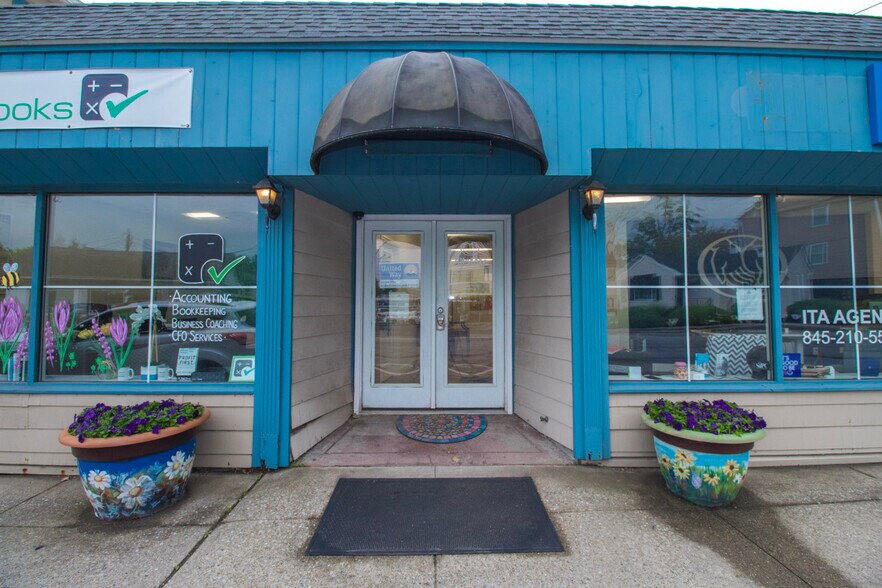 More Photos Of 593 Route 6, Mahopac Storefront Retail Office For Lease