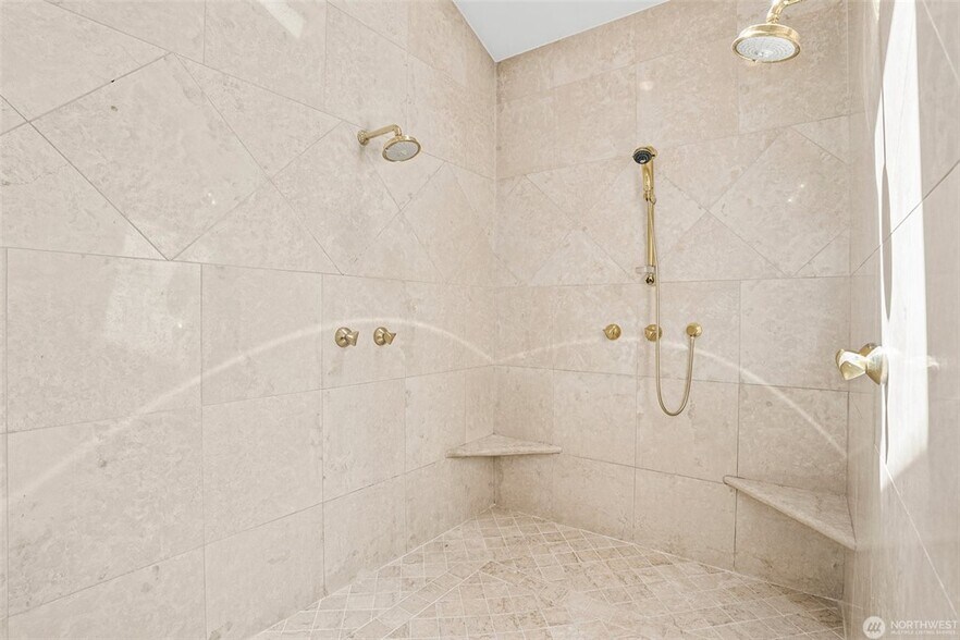 More Photos Of 1026 Alder St, Centralia Office Residential For Sale