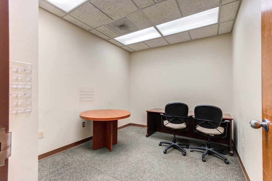 More Photos Of 3802-3806 Interstate 27, Lubbock Office For Sale