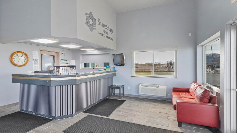 More Photos Of 1509 6th St, Wells Hotel For Sale