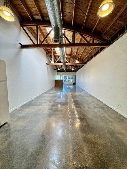 More Photos Of 333 Main St, El Segundo Storefront For Lease