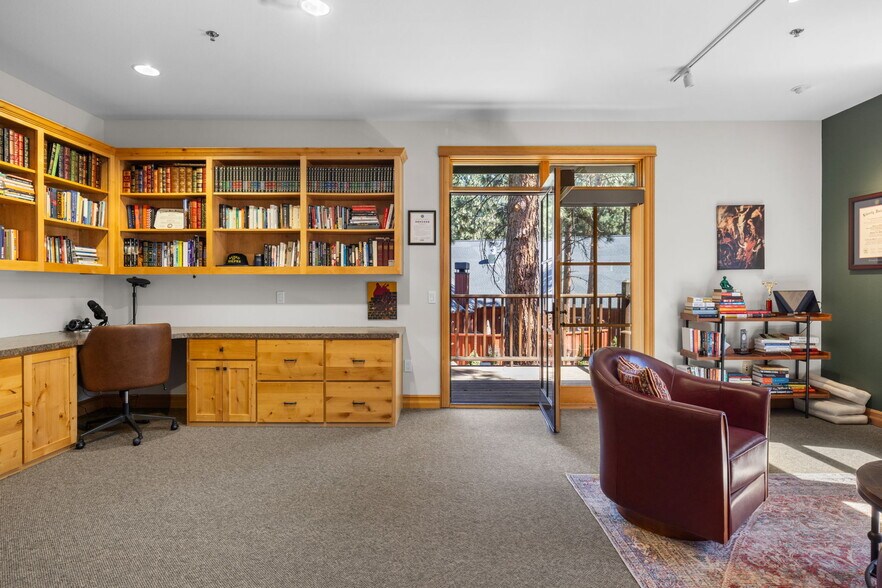 More Photos Of 750 Buckaroo Trl, Sisters Office For Sale