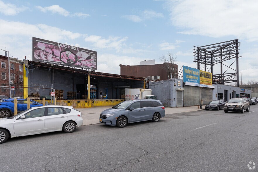 More Photos Of 141-145 Hamilton Ave, Brooklyn Warehouse For Lease