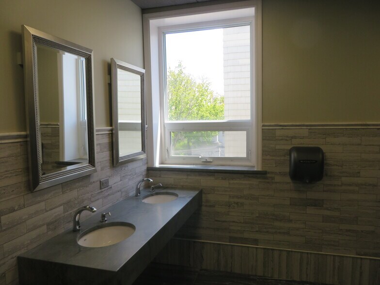 More Photos Of 34 W Main St, Somerville Office For Lease