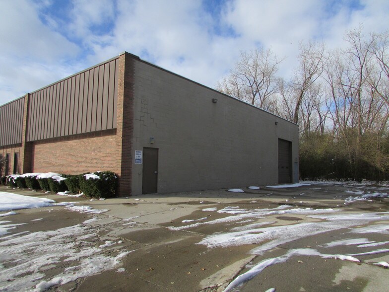 More Photos Of 14033-14055 Achyl Ave, Warren Warehouse For Sale
