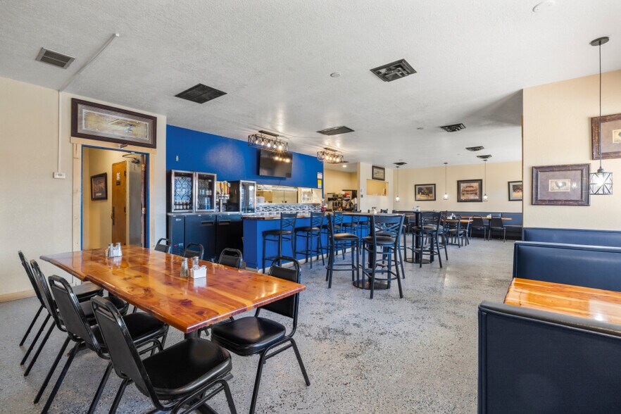 More Photos Of 2126 Broadway st, Malin Sports And Entertainment For Sale