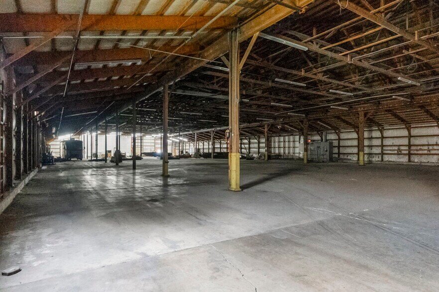More Photos Of 155 1st St, Winthrop Warehouse For Lease