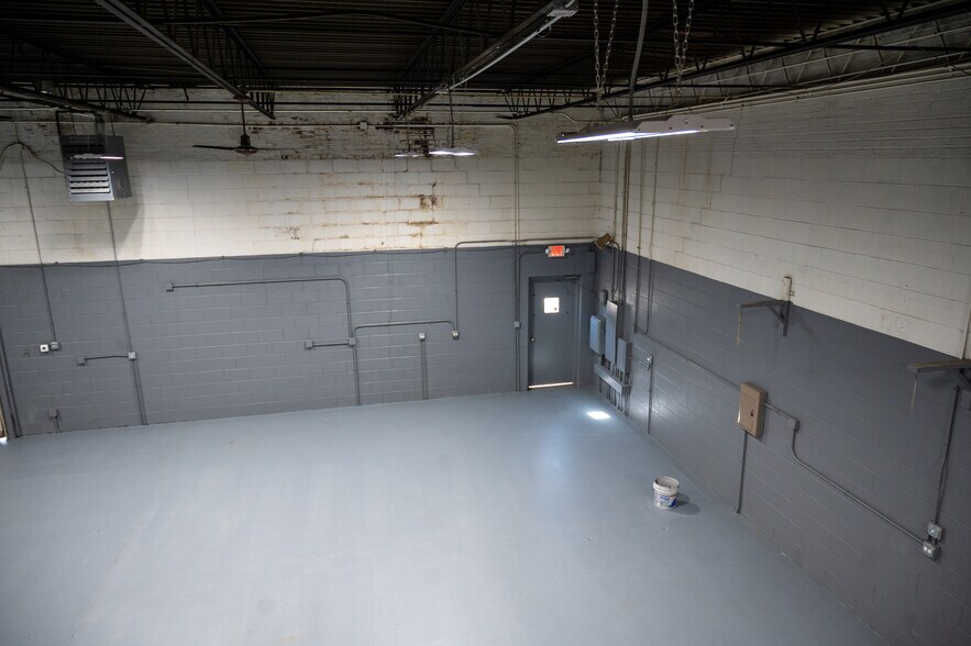 More Photos Of 4135 W 123rd St, Alsip Warehouse For Lease
