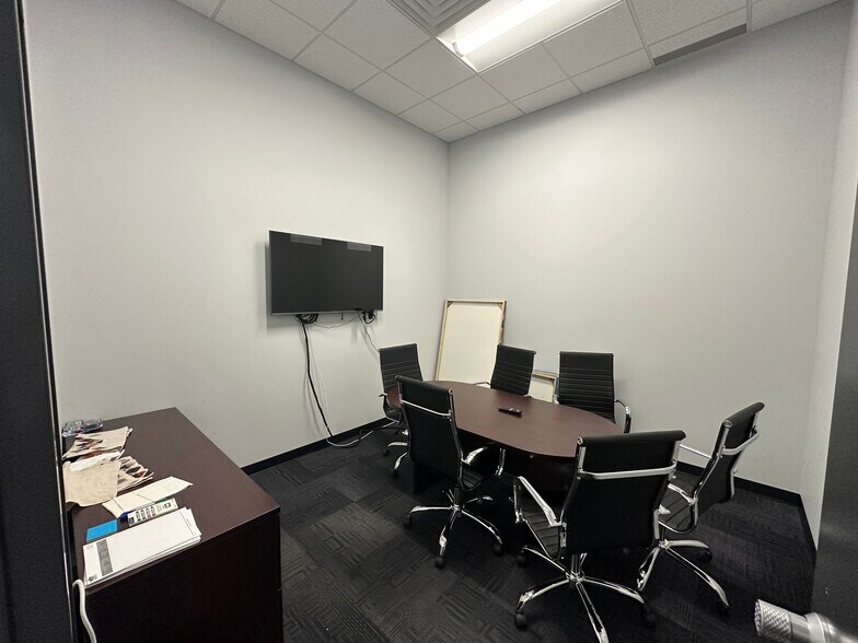 More Photos Of 999 57th Ave NE, Calgary Warehouse For Lease
