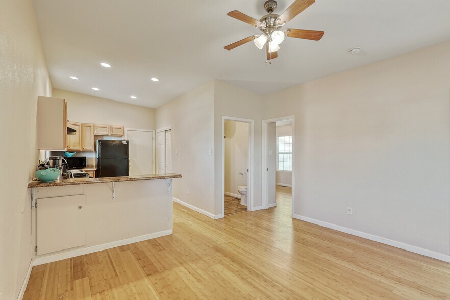 More Photos Of 1105 N 13th St, Alpine Apartments For Sale