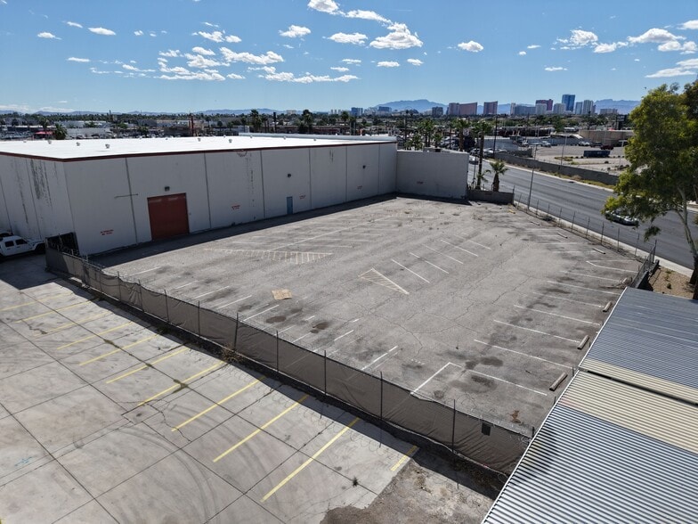 More Photos Of 3250 Palm Pky, Las Vegas Warehouse For Sale