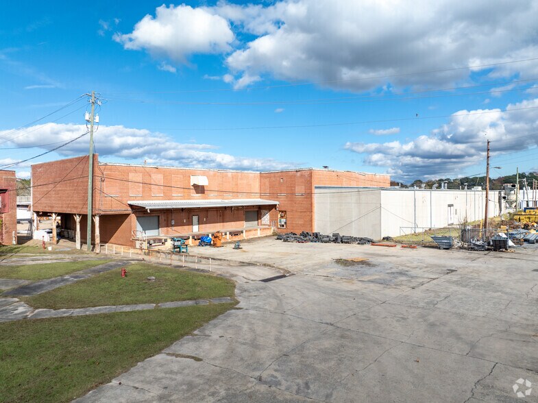 More Photos Of 300 Rogers St, Barnesville Warehouse For Lease