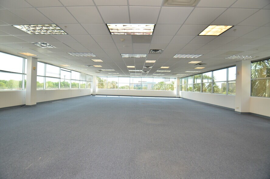More Photos Of 7900 N Sam Houston Pky W, Houston Office For Lease