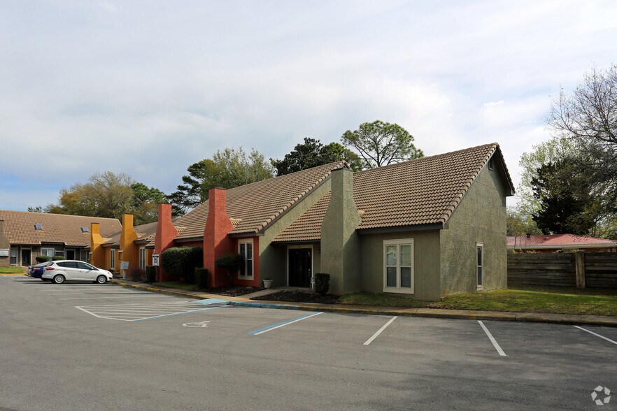 Primary Photo Of 151 Mary Esther Blvd, Mary Esther Office For Sale