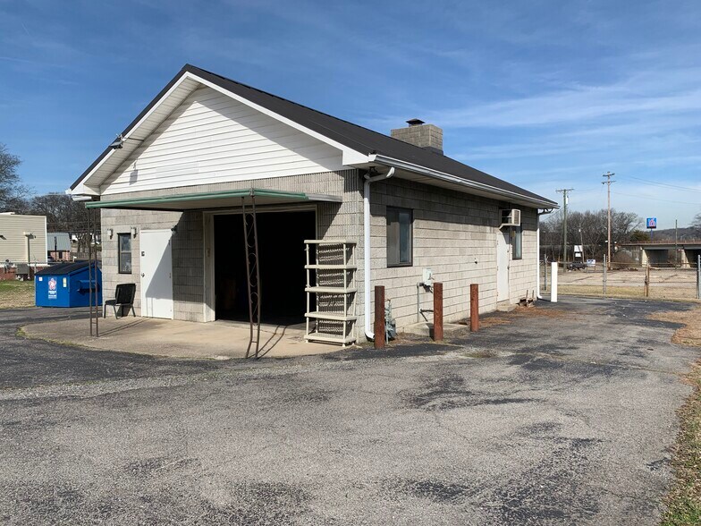 More Photos Of Off Goodlettsville town square, Goodlettsville Loft Creative Space For Sale