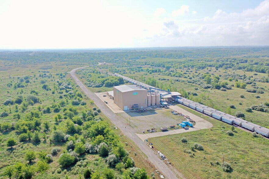 More Photos Of 1439 Cutler Trico Road, Cutler Industrial For Lease