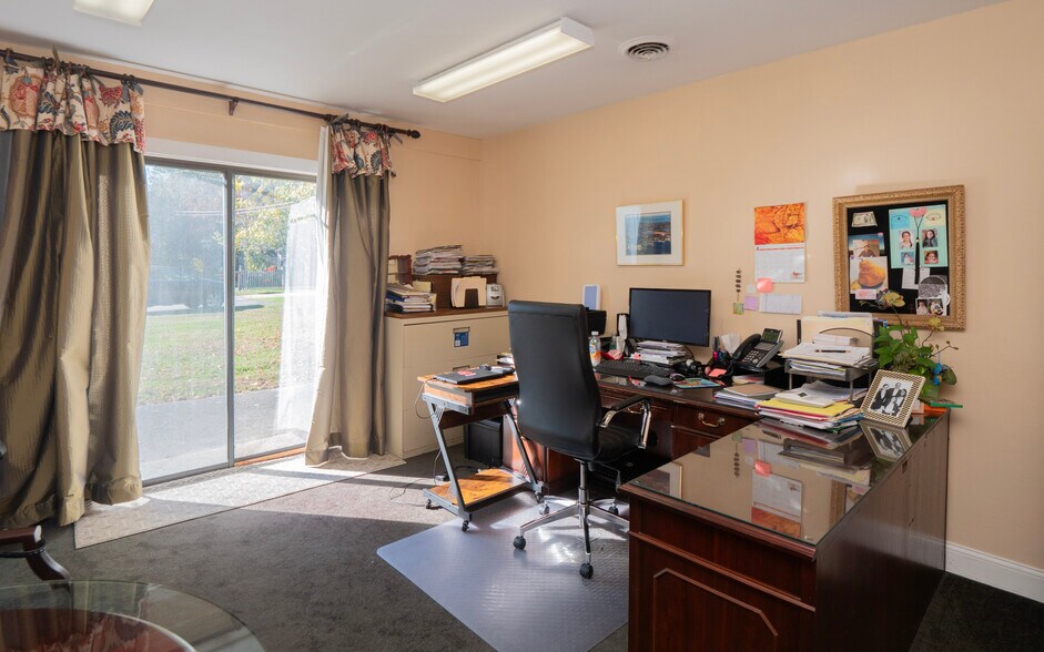 More Photos Of 1120 Aquidneck Ave, Middletown Office For Sale