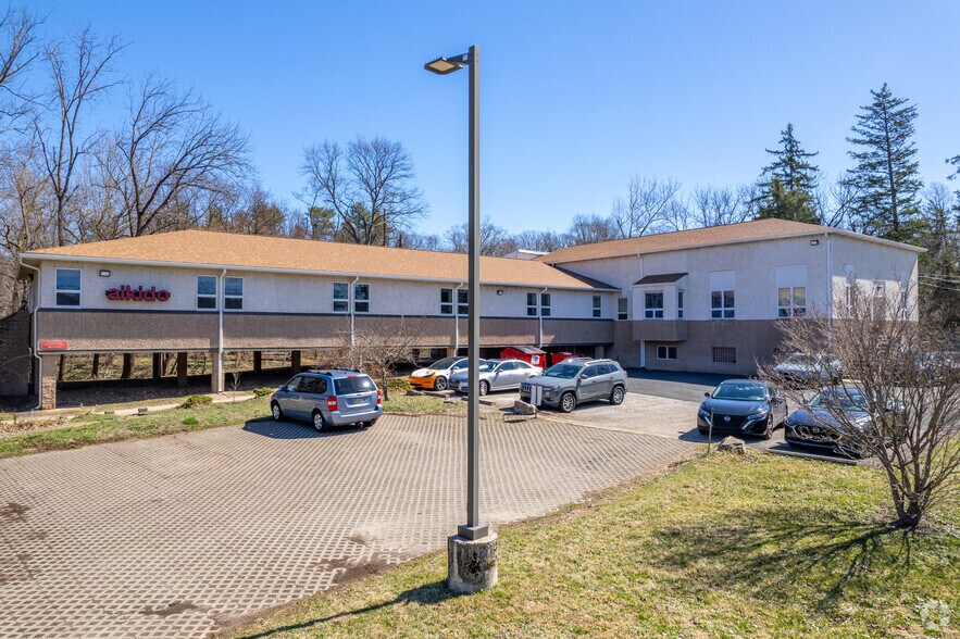 Primary Photo Of 321 Morris Rd, Fort Washington Flex For Lease