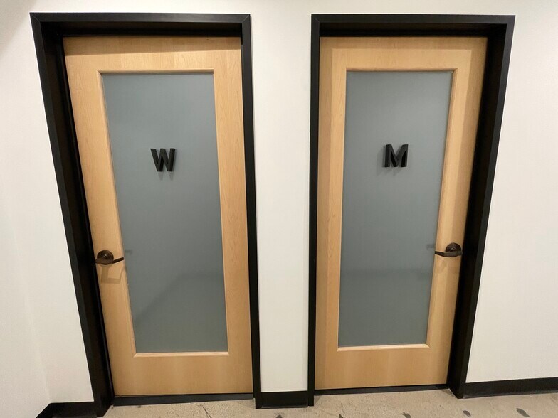 More Photos Of 3185-3189 Pullman St, Costa Mesa Office For Sale