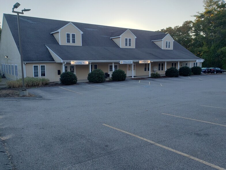 More Photos Of 128 Main St, Sturbridge Medical For Lease