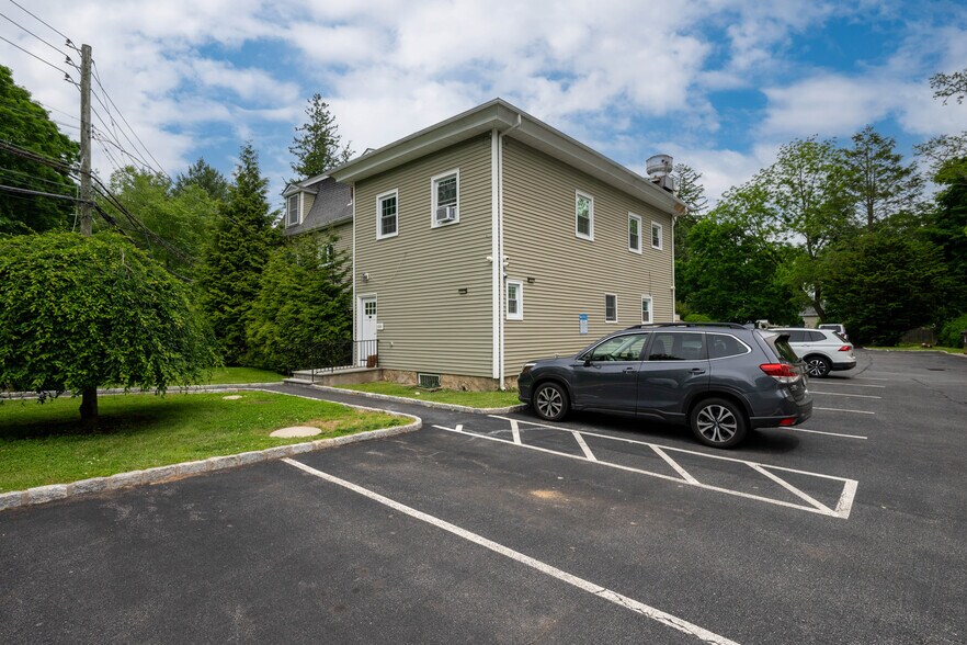 More Photos Of 1137-1143 E Main St, Shrub Oak Office Residential For Sale